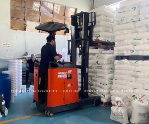 Giải đáp những câu hỏi Xe nâng 1.5 tấn đứng lái
